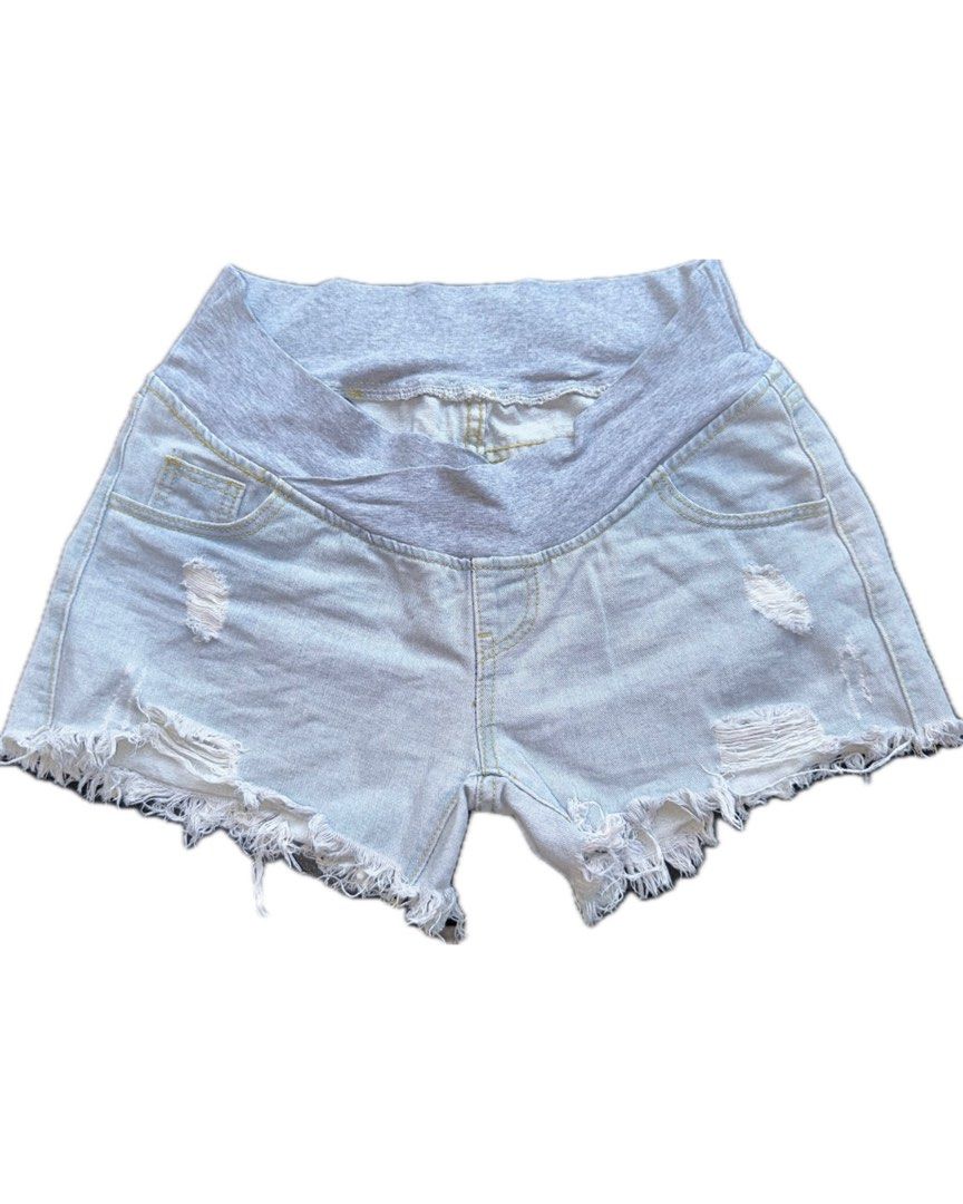 Maternity Shorts (Category: Shorts) located in Bacoor. Submitted by pickedbykoko (Listing ID 1468117849, Image 1). Description: Maternity short Size: 32 inches Length: 10 inches Condition: Fair Colors may appear slightly different depending on lighting and your screen. 🏷 ₱68.00 Code: K15 .