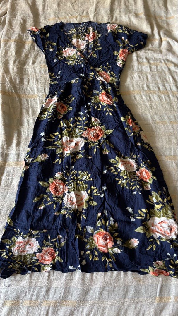 Maxi Floral Wrapover Style Dress (Category: Dresses) located in Binan City. Submitted by myprelovedhaul (Listing ID 1468090129, Image 2). Description: .