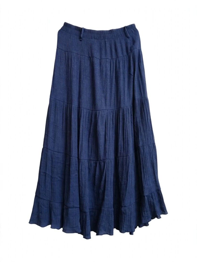 Maxi Skirt (Category: Skirts) located in Bacoor. Submitted by leah1992 (Listing ID 1468125928, Image 1). Description: .