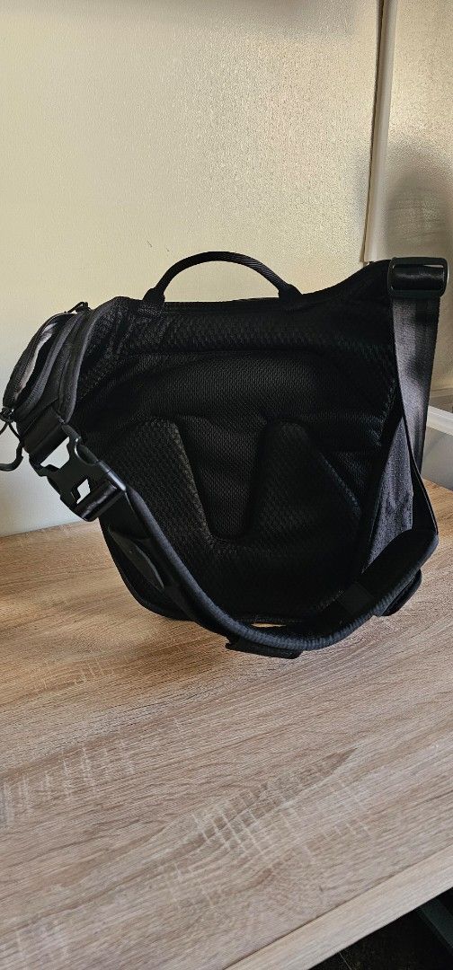 Maxpedition Wolfspur Tactical Crossbody Bag Black (Category: Sling Bags) located in Quezon City. Submitted by safeforest.492237 (Listing ID 1468232974, Image 2). Description: Maxpedition Wolfspur tactical bag in black. Heavy-duty construction with hexagonal ripstop fabric. Multiple zippered compartments and pockets for organizing gear. Molle webbing panel on front flap with Maxpedition logo tag. Velcro panel for patches. Padded mesh back panel an