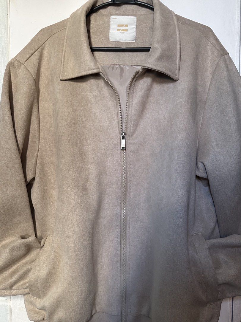 Oxygen Men’s suede jacket (Category: Coats, Jackets and Outerwear) located in Cavite. Submitted by chicfinds.slay (Listing ID 1468094542, Image 2). Description: ✨Unisex suede jacket /zip up/working zip ✨almost new condition ✨w/side pocket and. Inside pocket ✨no flaws ✨used once /perfect for. Baguio getaway /cold sweater weather ✨best fit for men size medium to large ✨false size for S /free size actual size ✨beige/khaki in color ✨best fit for wome