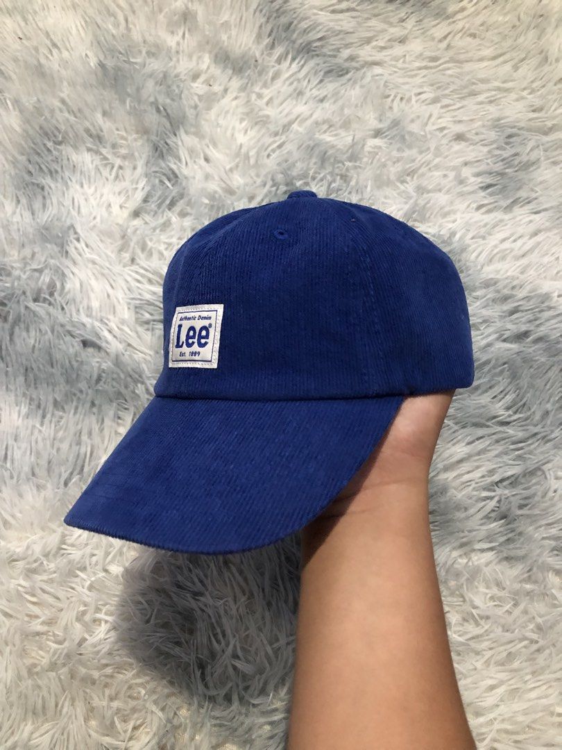 Men's Lee Corduroy Cap (Category: Caps & Hats) located in Carmen. Submitted by yawbuangaka (Listing ID 1468127628, Image 3). Description: Men's Lee Corduroy Cap Blue One size fits all Bnew with tags No issue.