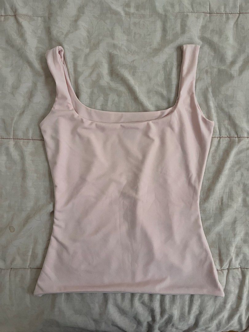 Mera Pink Square Neck Tank Top Size M (Category: Sleeveless) located in Marikina City. Submitted by yeun0923 (Listing ID 1468099429, Image 1). Description: - GCASH MOP - Buyer handles SF - JRS or Lalamove - Material: Soft fabric with good stretch - Origin: Made in the Philippines - Condition: Clean, excellent pre-loved condition with no obvious flaws.