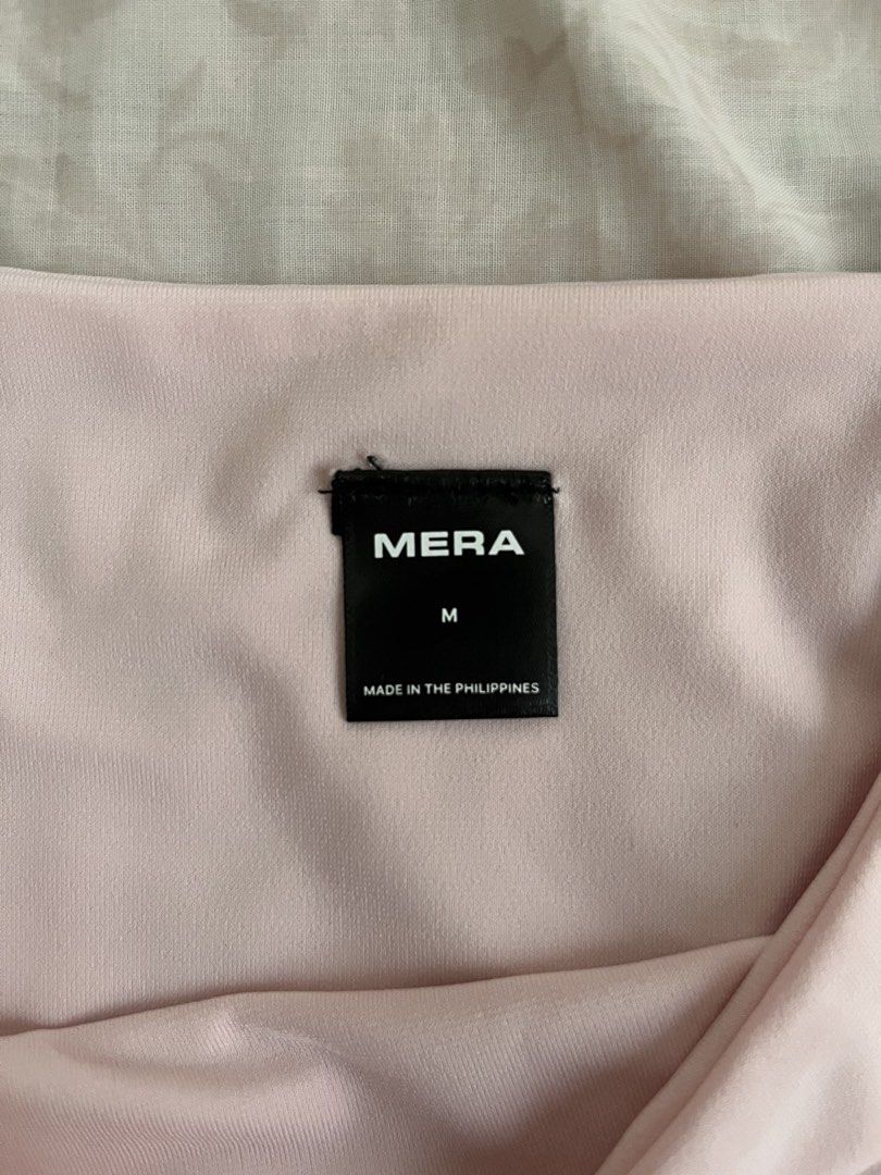 Mera Pink Square Neck Tank Top Size M (Category: Sleeveless) located in Marikina City. Submitted by yeun0923 (Listing ID 1468099429, Image 2). Description: - GCASH MOP - Buyer handles SF - JRS or Lalamove - Material: Soft fabric with good stretch - Origin: Made in the Philippines - Condition: Clean, excellent pre-loved condition with no obvious flaws.