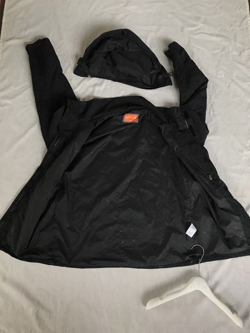 MERRELL Waterproof Jacket (Category: Coats, Jackets and Outerwear) located in San Fernando. Submitted by ramjames18 (Listing ID 1468189957, Image 3). Description: •MERRELL Waterproof Jacket 🔥 -Excellent Condition -Waterproof / Windproof / Detouchable Hood -Large(22.5x28.5) Pm sa interested! 📥.