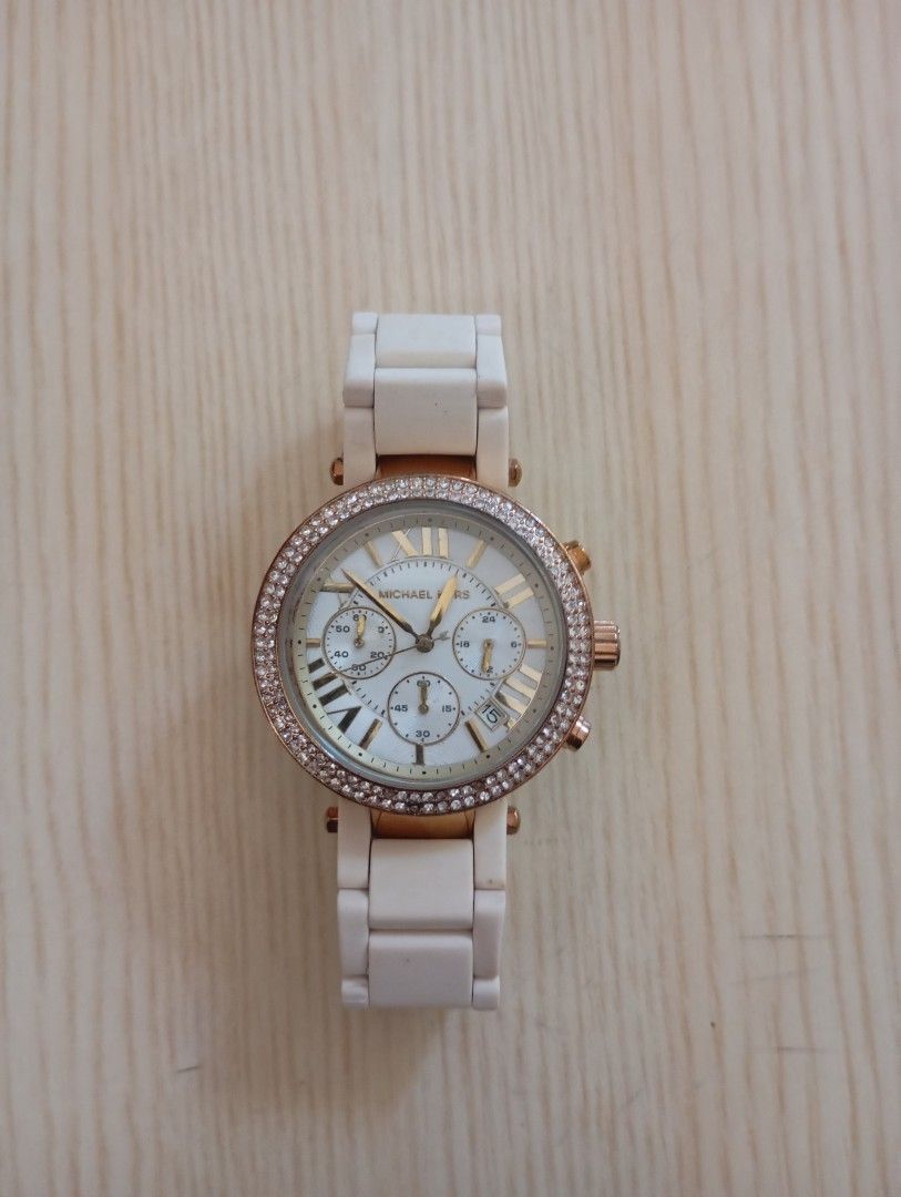 Michael kors (Category: Women's Watches) located in Las Pinas. Submitted by quick_deals_great_finds2 (Listing ID 1468094778, Image 2). Description: Quartz chronograph with battery 38mm fits wrist 6.8.