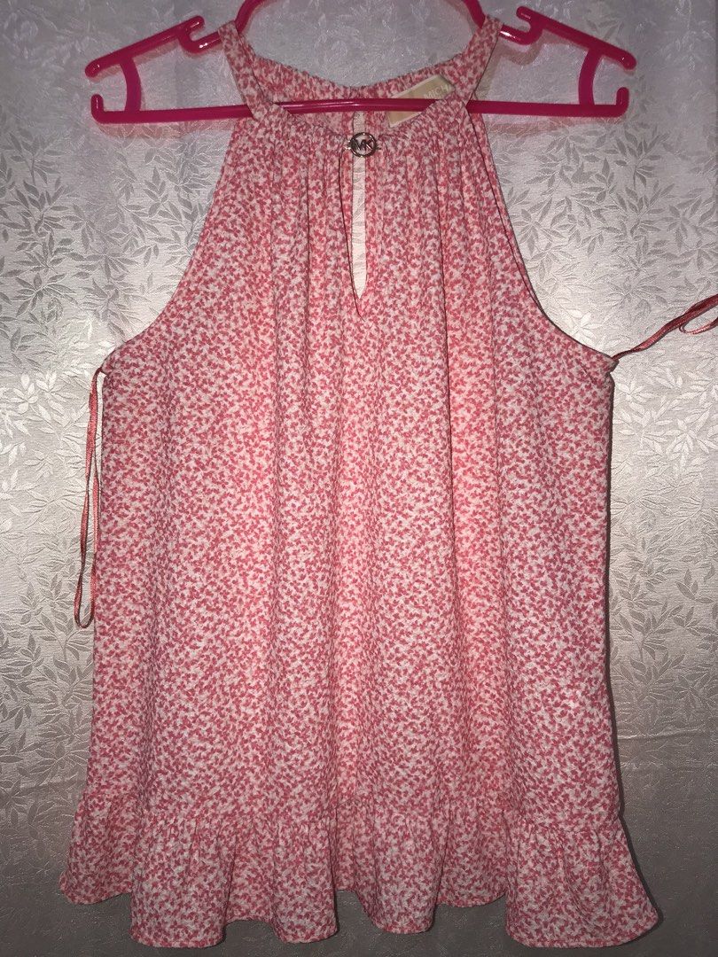 Michael Kors Camelia Rose Sleeveless top (Category: Sleeveless) located in Manila. Submitted by freecat.21c0ee (Listing ID 1468236443, Image 1). Description: Michael Kors Camelia Rose Sleeveless top. very good condition, Lovely top, size xs but fit to small.👌🏼😉💃🏼👒👠.