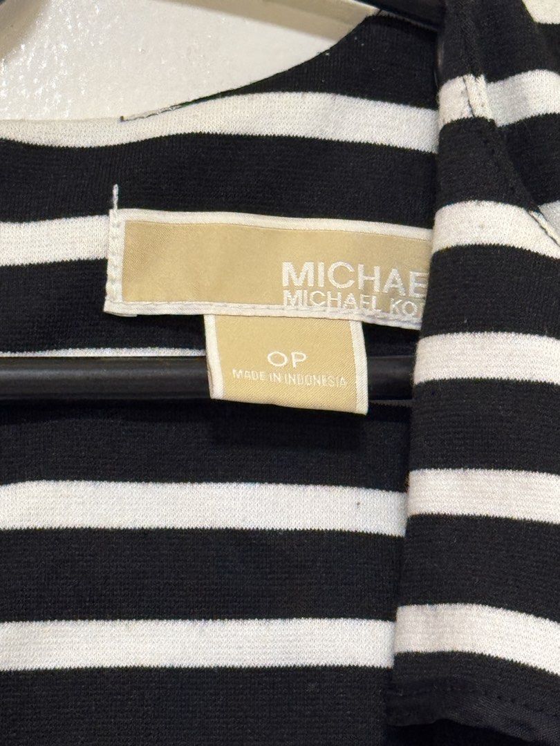 Michael Kors Petite Dress Size S (Category: Dresses) located in Marikina City. Submitted by punch.studioph (Listing ID 1468109413, Image 3). Description: Michael Kors O/P Dress Fits xs to s.