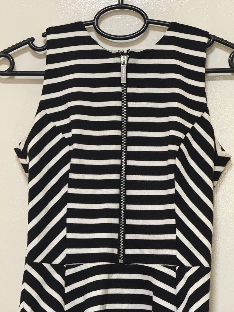 Michael Kors Petite Dress Size S (Category: Dresses) located in Marikina City. Submitted by punch.studioph (Listing ID 1468109413, Image 2). Description: Michael Kors O/P Dress Fits xs to s.