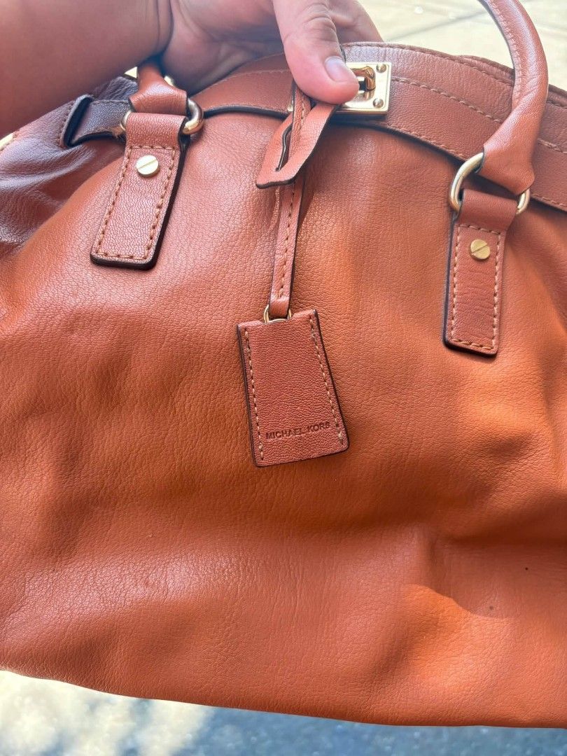 Mich*el Kors Hamilton Bag (Category: Luxury Bags & Wallets) located in Manila. Submitted by nicolette_carido2024 (Listing ID 1468076763, Image 3). Description: MICH*EL KORS HAMILTON BAG 🏷️ 2,000 NOVALICHES, Q.C +SF 📩📩📩.