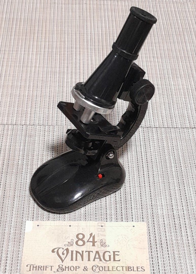 Microscope with light (Category: Vintage Collectibles) located in Las Pinas. Submitted by 84vintage (Listing ID 1468108337, Image 2). Description: Actual photos posted. Please examine them carefully as they are part of the description. --📌 MUST READ Before Dealing with us 📌-- ⚠️Price is posted. No lowballs please. ⚠️Vintage items are only sold As Is Where Is. If you want new items without any flaws, you can buy at the mall. Please manage your e
