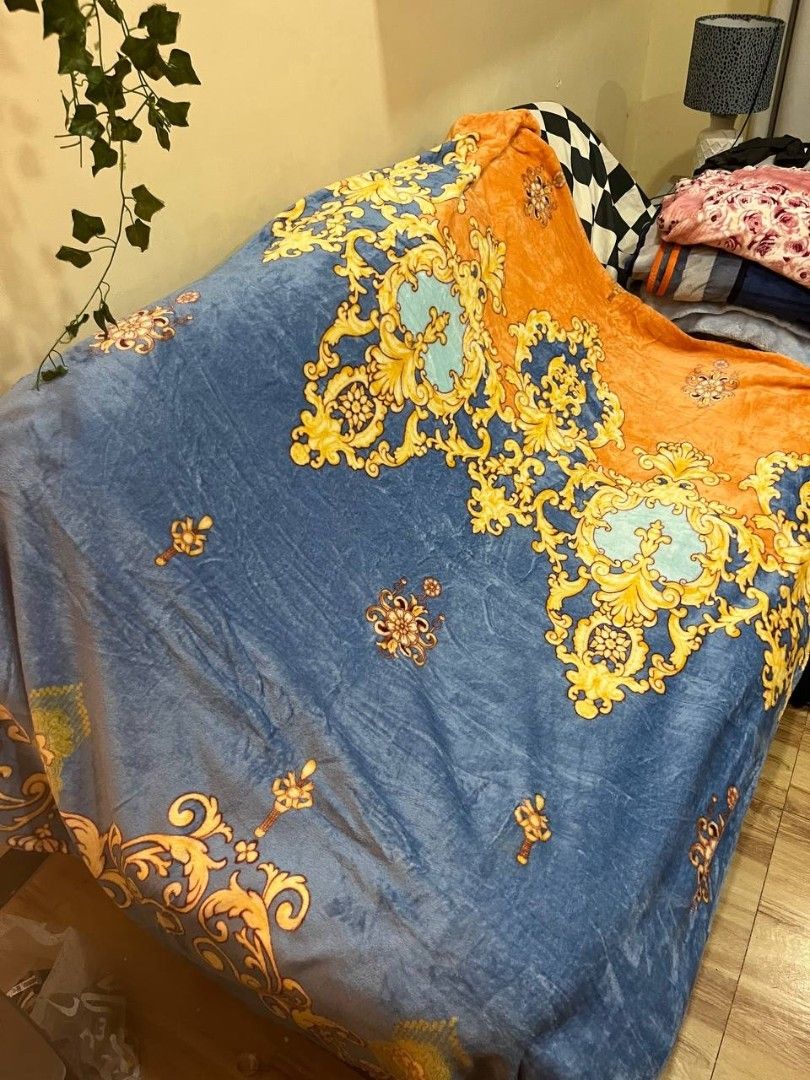 Middle Eastern baroque-patterned fleece blanket (Category: Other Home Decor) located in Quezon City. Submitted by michypeachyy1 (Listing ID 1468257800, Image 2). Description: 700 plus shippiny only premium quality.