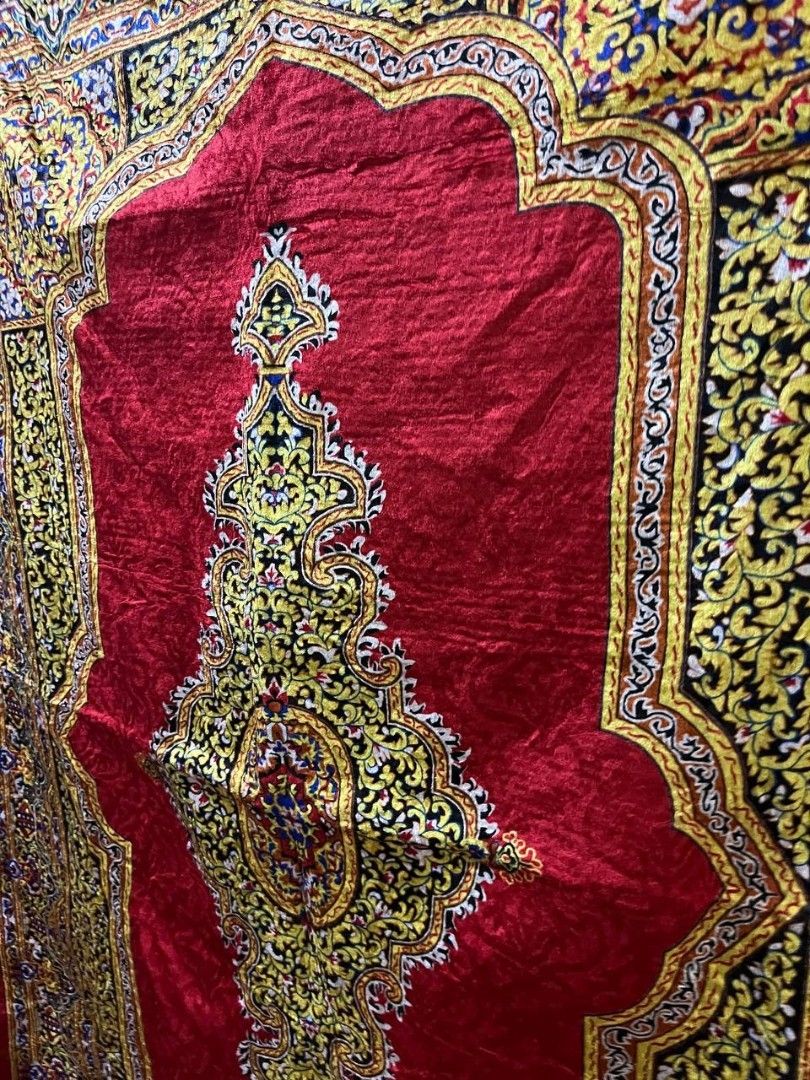 Middle Eastern Tea/coffee Carpet (Category: Carpets, Mats & Flooring) located in Quezon City. Submitted by michypeachyy1 (Listing ID 1468257299, Image 2). Description: 1000 plus shipping nalang.