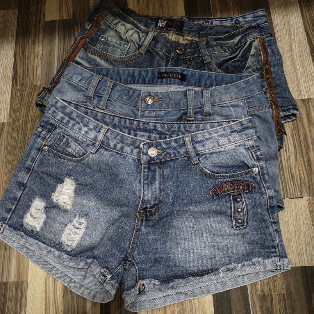 Midwaist Shorts Bundle Y2k (Category: Shorts) located in Maragondon. Submitted by wynne.picks (Listing ID 1468224122, Image 3). Description: Bundle of 4 for only 129☺️ Sizes in order: Slide 1: 26"-28" Slide 2: 28" - 31" ( fav! ) Slide 3: 28"-30" Slide 4: 26" - 30" stretchy.