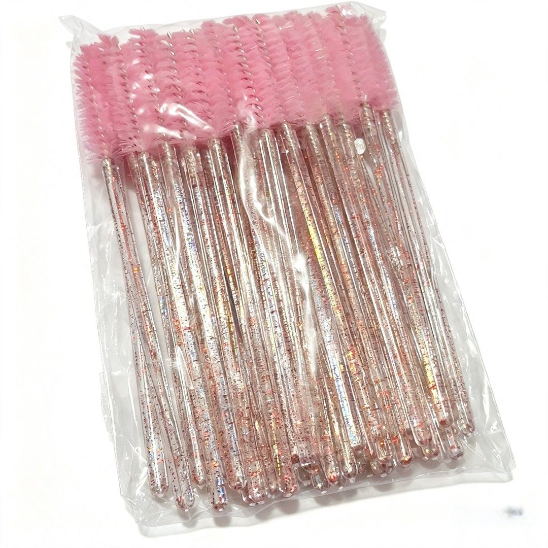 Mini Brow Brush Pack (Category: Makeup) located in Bulacan. Submitted by gjeen (Listing ID 1468200232, Image 1). Description: 50pcs / pack.