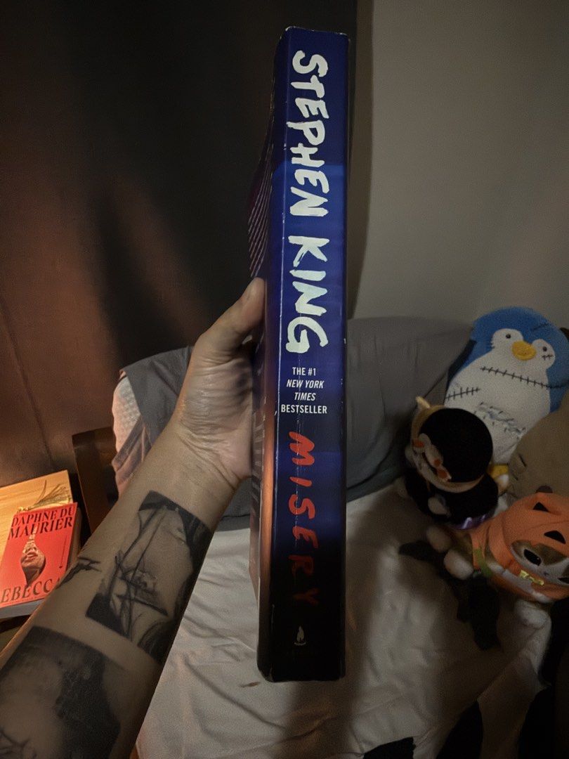 Misery by Stephen King Novel (Category: Storybooks) located in Quezon City. Submitted by jajachandesu (Listing ID 1468178315, Image 2). Description: For horror fans out there Misery by Stephen King Trade Paperback Item is in a very good condition Lady owned Selling for 500 + SF Shipping via j&t or lalamove/grab Location: Mandaluyong.