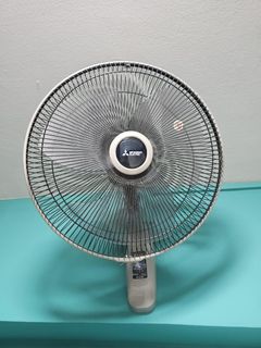 (Category: ) located in . Submitted by recycling888 (Listing ID 1468187856, Image 1). Description: .