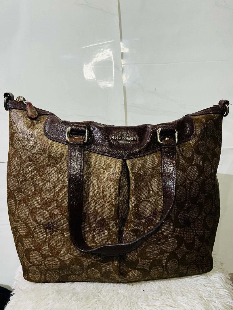 Mix bag (Category: Luxury Bags & Wallets) located in Cavite. Submitted by maemhayeo4 (Listing ID 1468272395, Image 1). Description: .