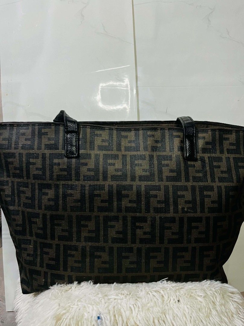 Mix brand bag's (Category: Luxury Bags & Wallets) located in Cavite. Submitted by maemhayeo4 (Listing ID 1468272292, Image 1). Description: .