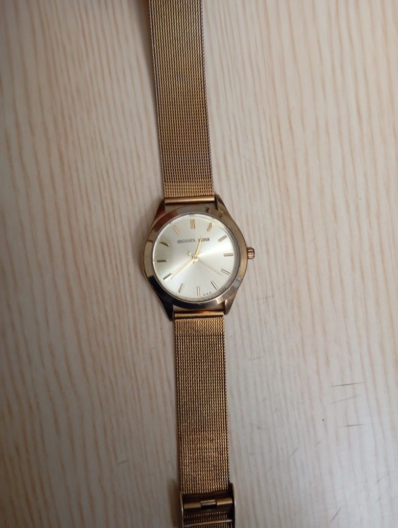 MK aaa (Category: Women's Watches) located in Las Pinas. Submitted by quick_deals_great_finds2 (Listing ID 1468091863, Image 2). Description: good working condition with battery 32mm medium.
