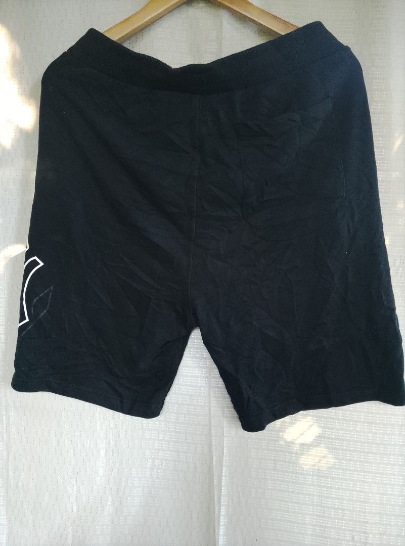 MLB & AC Black Yankees Shorts (Category: Shorts) located in Tayum. Submitted by purephoenix.0f7166 (Listing ID 1468065911, Image 2). Description: - Brand: MLB & AC - 30" - 34" waistline - 20" length - like new condition no issue - Color: Black with large New York Yankees logo on the left leg - Material: Soft and comfortable fabric - Fit & Size: Elastic waistband, 16 inches flat across waist, 17 inches length - Features: Convenient side pockets an