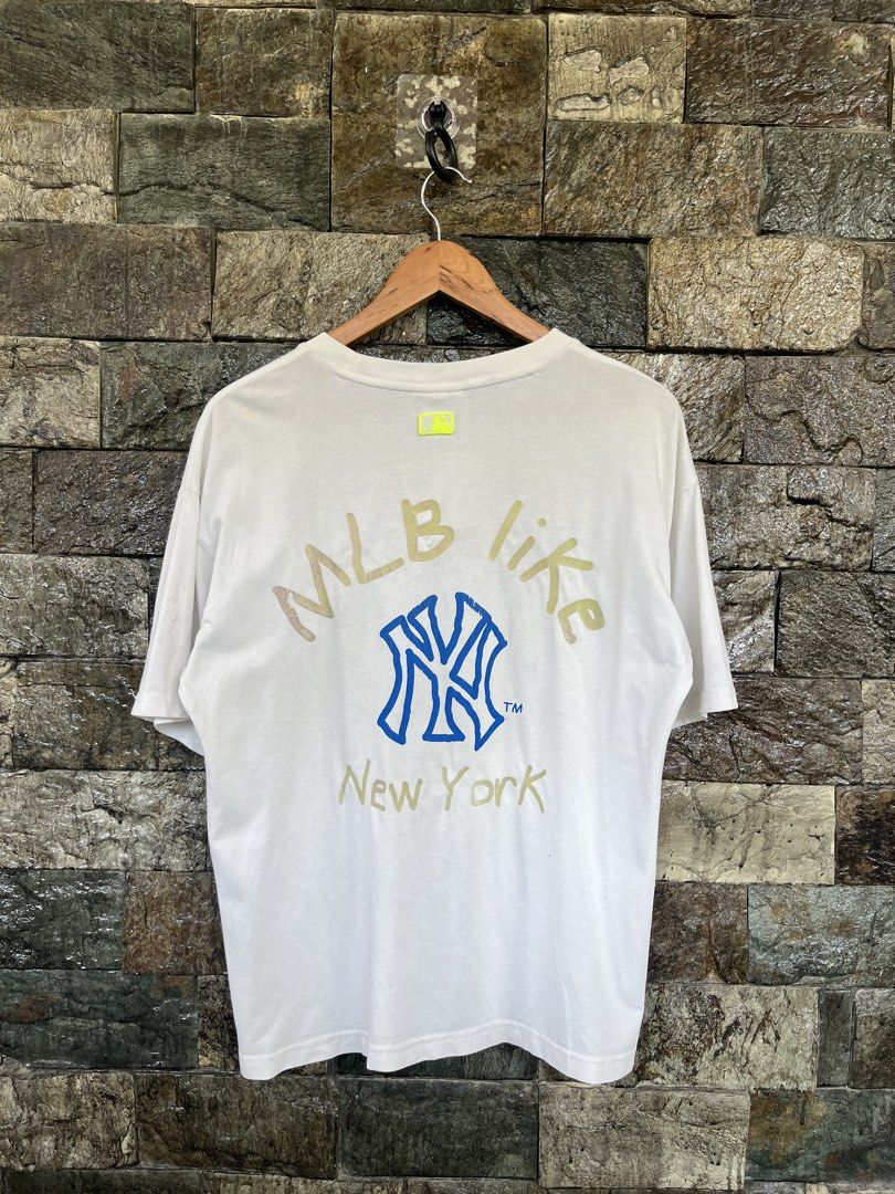 MLB Like New York White Shirt (Category: Tshirts & Polo Shirts ) located in Cagayan de Oro. Submitted by curatedheirloomph_ (Listing ID 1468224814, Image 2). Description: 𝘿𝙞𝙢𝙚𝙣𝙨𝙞𝙤𝙣𝙨: 21x26 𝘽𝙚𝙨𝙩 𝙁𝙞𝙩: Medium - Large 𝘾𝙤𝙣𝙙𝙞𝙩𝙞𝙤𝙣 & 𝘾𝙤𝙡𝙤𝙧 𝙍𝙖𝙩𝙚: Excellent (9.5/10) 𝙄𝙨𝙨𝙪𝙚: Needs wash 𝘼𝙪𝙩𝙝𝙚𝙣𝙩𝙞𝙘𝙞𝙩𝙮 𝘿𝙚𝙘𝙡𝙖𝙧𝙖𝙩𝙞𝙤𝙣: Authentic.