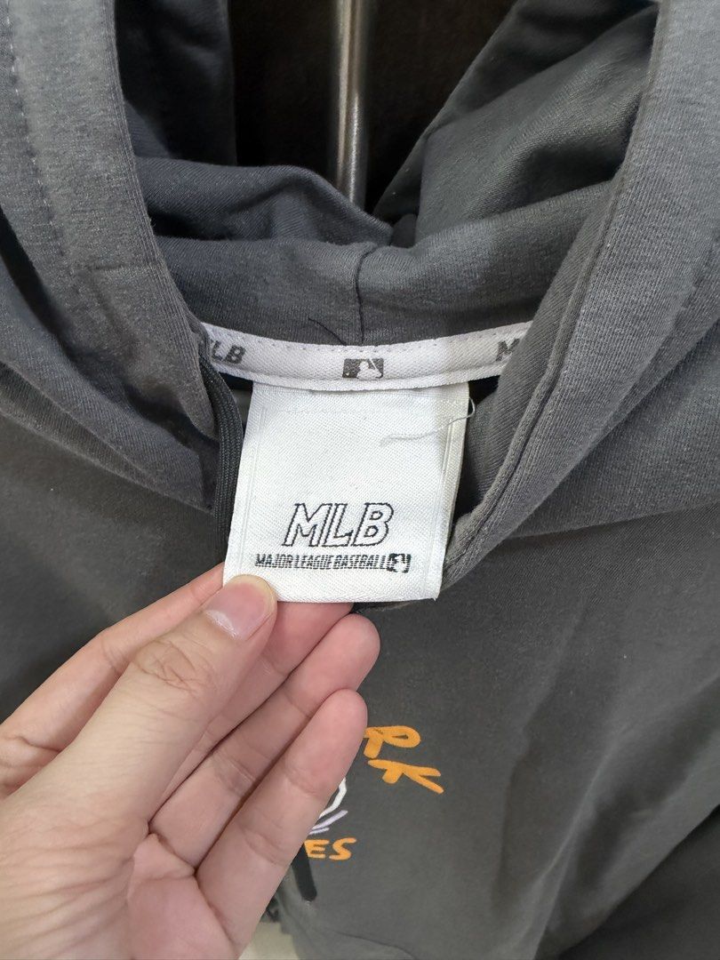 MLB NY Yankees Hoodie (Category: Coats, Jackets and Outerwear) located in Mandaluyong City. Submitted by mry.mry (Listing ID 1468186985, Image 2). Description: .