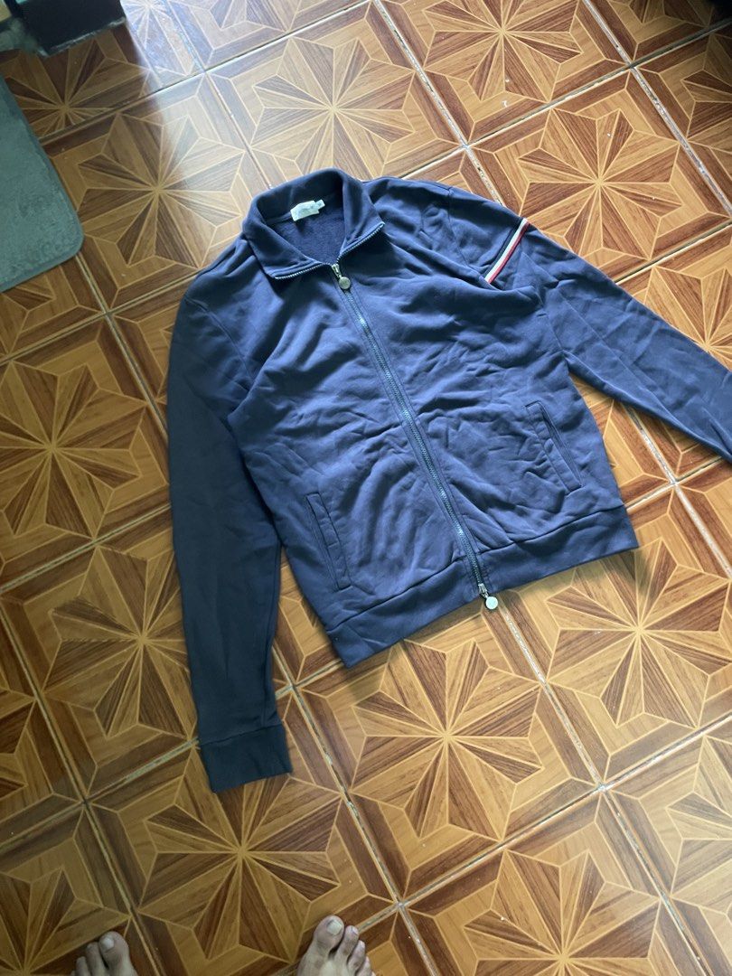 Moncler Maglia Cardigan (Authentic) (Category: Luxury Apparel) located in Manila. Submitted by kerikeridulce (Listing ID 1468069145, Image 1). Description: Size Large no flaws authentic .