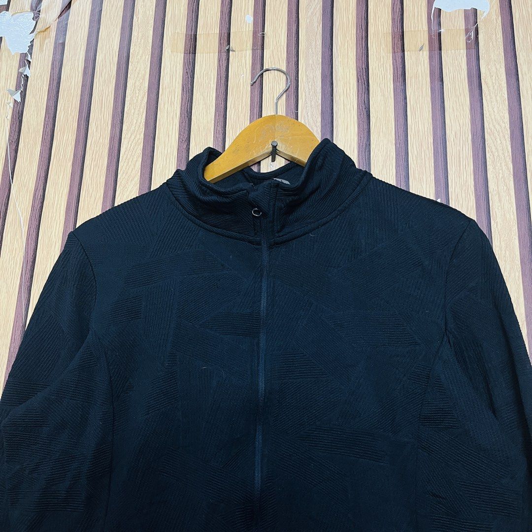 MONDETTA BLACK LARGE 23x24 (Category: Coats, Jackets and Outerwear) located in Dasmarinas. Submitted by yg_supplies (Listing ID 1468140227, Image 3). Description: MONDETTA BLACK LARGE 23x24.