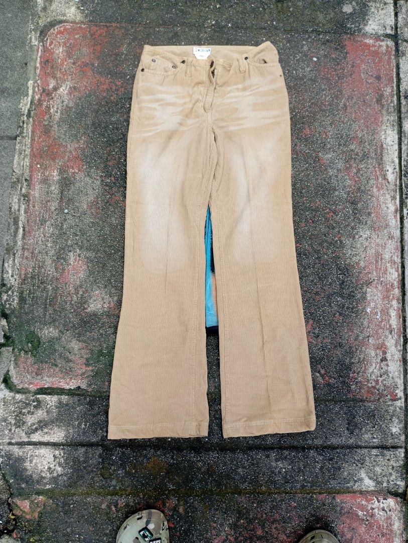 Morgan de toi culdoroy pants (Category: Activewear) located in Manila. Submitted by kitkathukayukay (Listing ID 1468086139, Image 1). Description: no issue needwash.