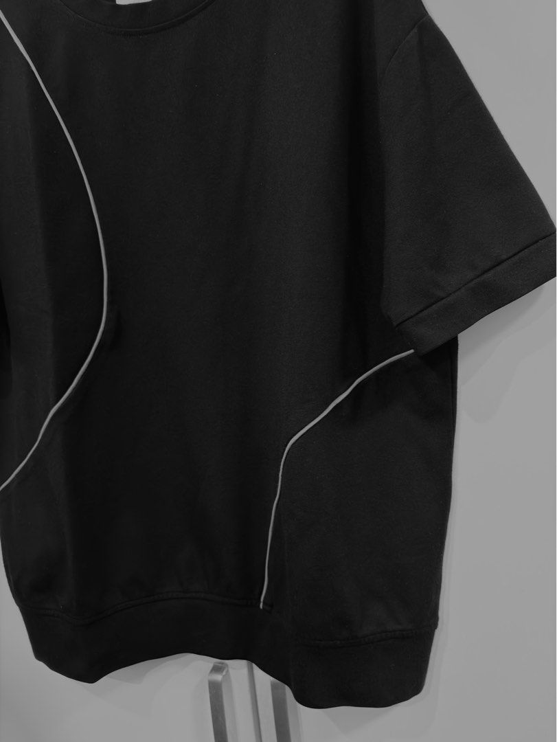 Mosaic PH Black blouse for women (Category: Blouses) located in Manila. Submitted by cluttering2020 (Listing ID 1468204276, Image 2). Description: this can fit large frame.
