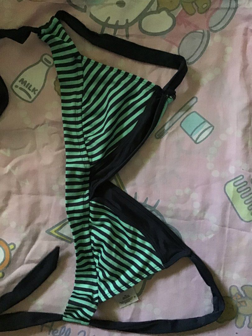 Mossimo Bikini Top (Category: Bikinis & Swimsuits) located in Delfin Albano (Magsaysay). Submitted by patronumist (Listing ID 1468103412, Image 3). Description: can fit to s-l.
