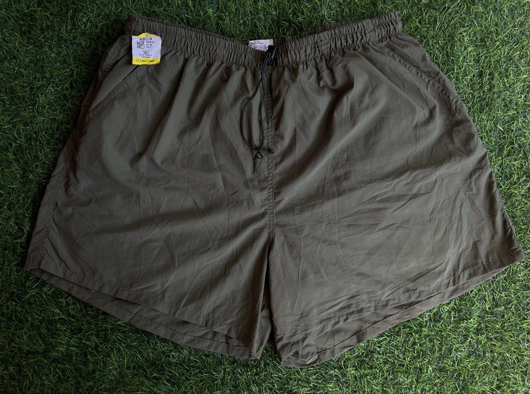 MOUNTAIN EQUIPMENT CO-OP NYLON SHORT (Category: Shorts) located in Carcar. Submitted by thrift_kidd (Listing ID 1468102520, Image 1). Description: Large Waistline: 30-34 stretchable Length: 16 Excellent Condition May hangtag pa Good for hiking, trail & outdoor shorts No issue DM ME TO PURCHASE 📩.