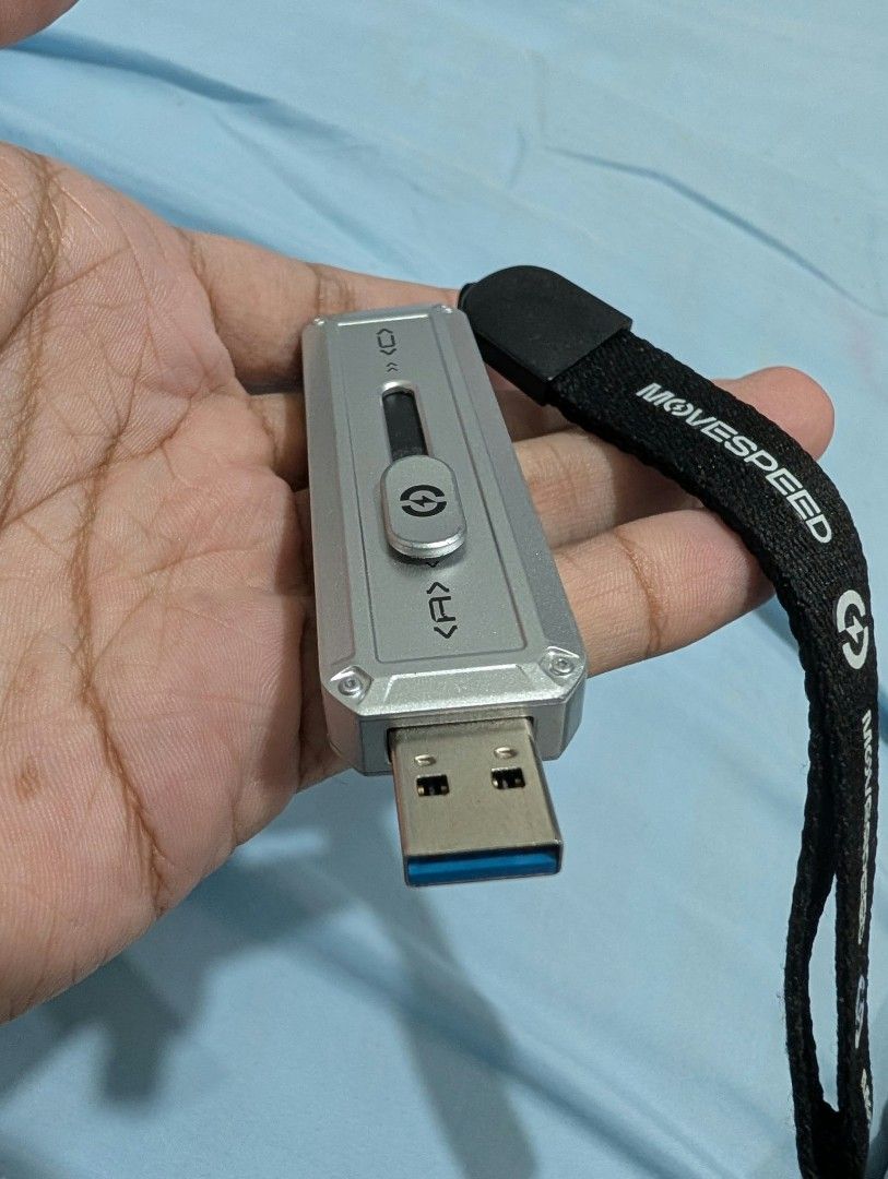 MoveSpeed 1TB External SSD (Category: Computer Parts) located in Manila. Submitted by imshimel (Listing ID 1468113999, Image 2). Description: MoveSpeed 1TB External SSD Dual Port Type C and USB A SP20 Model 8k Read Type C 2100MB/s 3.2 Gen 2x2 Read USB A 1000MB/s No issue. 100% health Barely used. Loc Gagalangin Manila RFS: Extra.