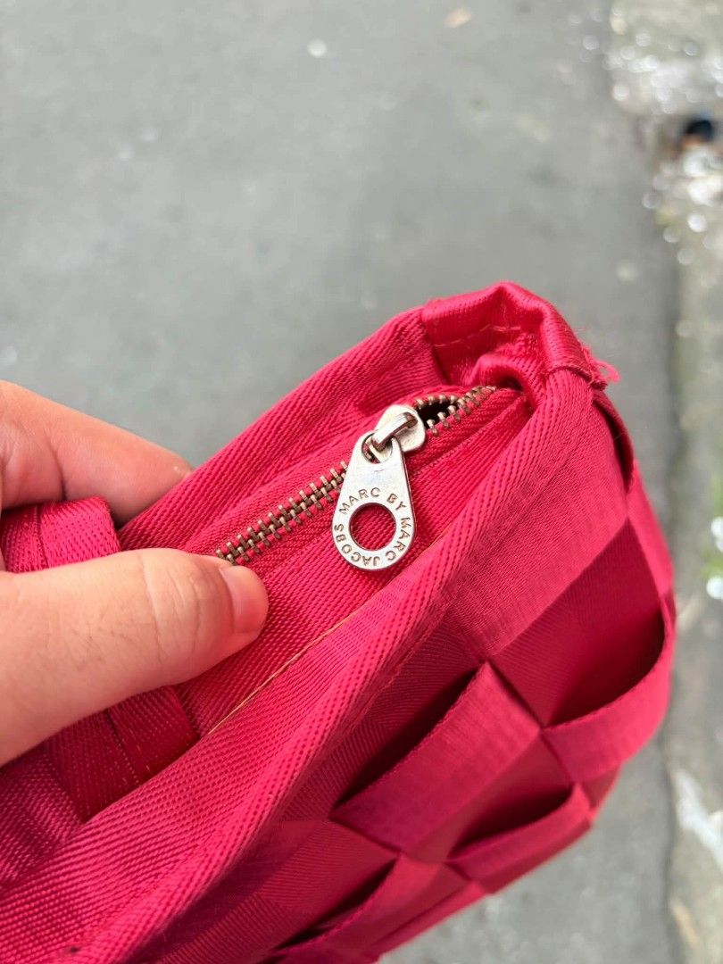M*rc By M*rc Jacobs (Category: Tote Bags) located in Manila. Submitted by nicolette_carido2024 (Listing ID 1468065277, Image 3). Description: MARC BY MARC JACOBS SEATBELT TOTE BAG 🏷️ 2K SHIPPED NOVALICHES, Q.C 📩📩📩.