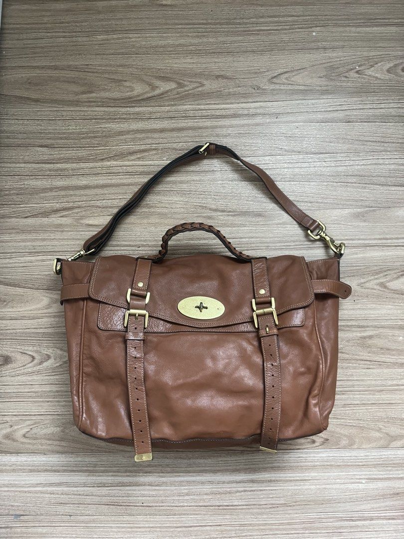 MULBERRY OAK SOFT BUFFALO LEATHER ALEXA (Category: Cross-body Bags) located in Cebu City. Submitted by fierce.vincent (Listing ID 1468246188, Image 1). Description: MULBERRY OAK SOFT BUFFALO LEATHER ALEXA RANK AB + SF.