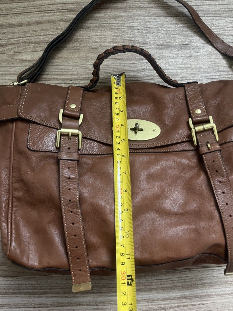 MULBERRY OAK SOFT BUFFALO LEATHER ALEXA (Category: Cross-body Bags) located in Cebu City. Submitted by fierce.vincent (Listing ID 1468246188, Image 3). Description: MULBERRY OAK SOFT BUFFALO LEATHER ALEXA RANK AB + SF.