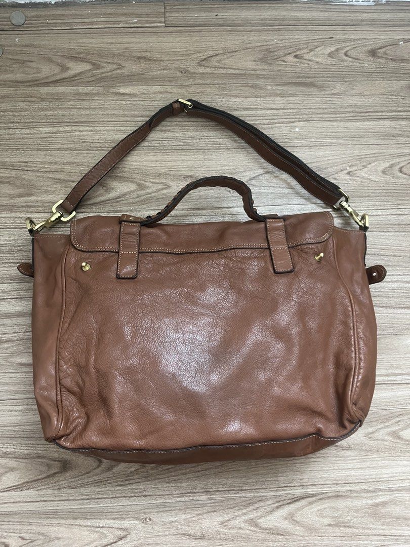 MULBERRY OAK SOFT BUFFALO LEATHER ALEXA (Category: Cross-body Bags) located in Cebu City. Submitted by fierce.vincent (Listing ID 1468246188, Image 2). Description: MULBERRY OAK SOFT BUFFALO LEATHER ALEXA RANK AB + SF.
