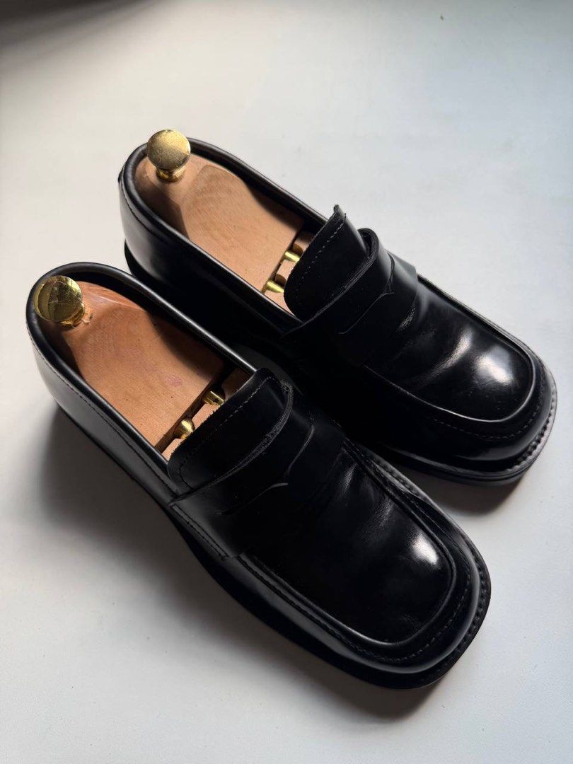 Musinsa Standard Chunky Loafers (Category: Casual Shoes) located in Cagayan de Oro. Submitted by thrift_crate.ph (Listing ID 1468221886, Image 2). Description: ᴍᴜsɪɴsᴀ sᴛᴀɴᴅᴀʀᴅ ʟᴏᴀғᴇʀs 𝟽.𝟻ᴜs / 𝟸𝟻.𝟻ᴄᴍ 𝐒𝐢𝐳𝐞: 7.5US / 25.5cm 𝐂𝐨𝐧𝐝𝐢𝐭𝐢𝐨𝐧 𝐫𝐚𝐭𝐞: 9.5/10 𝐂𝐨𝐥𝐨𝐫 𝐫𝐚𝐭𝐞: 10/10 Issue/s: Minimal heel drag .