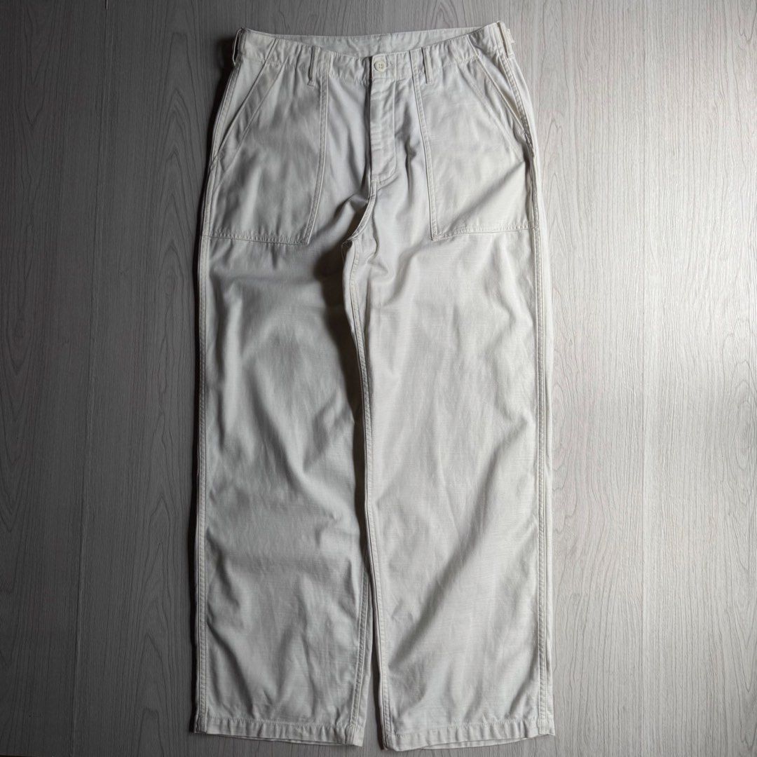 Musinsa Standard Sateen Type II Baker Pants (Category: Trousers) located in Zamboanga. Submitted by rustic.rev (Listing ID 1468085888, Image 1). Description: Musinsa Standard Sateen Type II Baker Pants-White Like new condition Tagged: 32 fits 34” Measurements: Waist: 17” Front rise: 13” Thigh: 14” Leg opening: 10” Inseam: 30.5” Length: 42.5” .