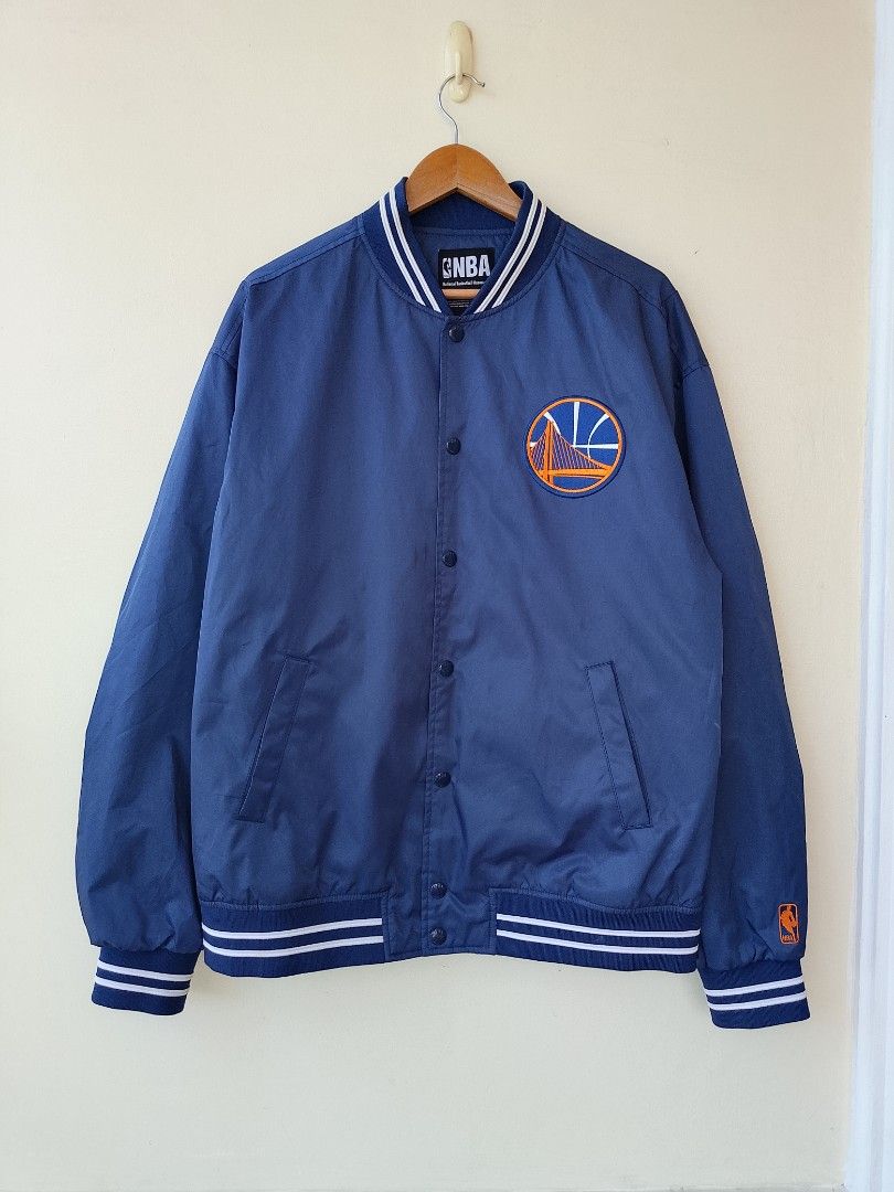 NBA Golden State Warriors Varsity/Blouson Jacket Navy (Category: Coats, Jackets and Outerwear) located in Taytay. Submitted by elegant.revival (Listing ID 1468211369, Image 1). Description: Excellent Condition No Issue Dimes 29L x 24w Size XL Color rate 9.5/10 Condition 9.5/10 Shipping Nationwide ‼️.