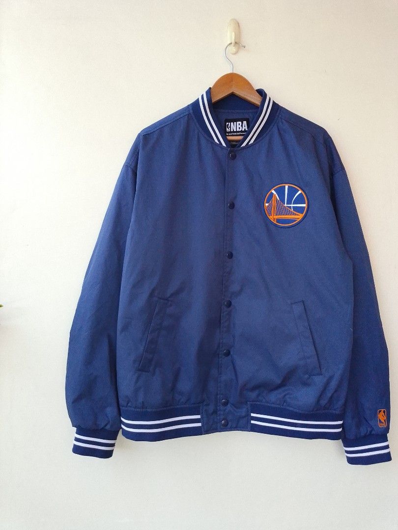 NBA Golden State Warriors Varsity/Blouson Jacket Navy (Category: Coats, Jackets and Outerwear) located in Taytay. Submitted by elegant.revival (Listing ID 1468211369, Image 3). Description: Excellent Condition No Issue Dimes 29L x 24w Size XL Color rate 9.5/10 Condition 9.5/10 Shipping Nationwide ‼️.
