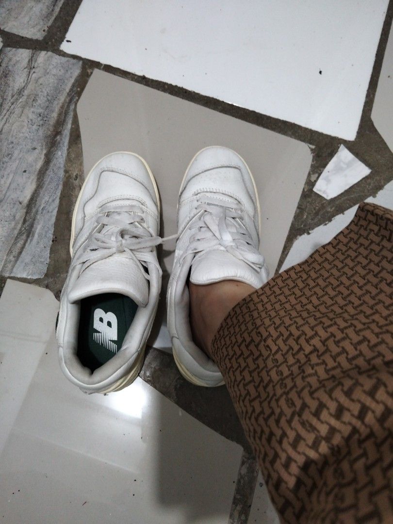 New Balance (Category: Sneakers) located in El Salvador. Submitted by francheskaukayukay (Listing ID 1468149308, Image 1). Description: keather.