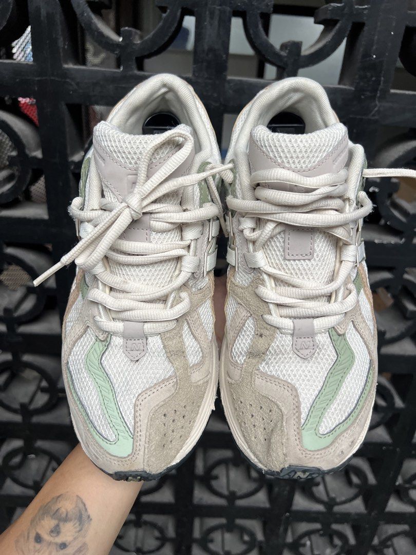 new balance 1906 (Category: Sneakers) located in Bacolod City. Submitted by novymae23 (Listing ID 1468101224, Image 3). Description: New Balance 1906 Size 9.5 Excellent Condition Pair Only.