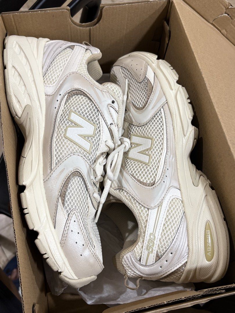 New Balance 530 (Category: Sneakers) located in Manila. Submitted by breezy09breezy (Listing ID 1468089826, Image 1). Description: - Brand: New Balance 530 - Size: Men's US 9 D / EU 42.5 - Condition: Excellent, minimal wear on outsoles - Features: Breathable mesh upper, chunky ABZORB midsole for all-day comfort - Inclusions: Original box included - Ideal for: Streetwear, casual fit, and daily walking likenew.