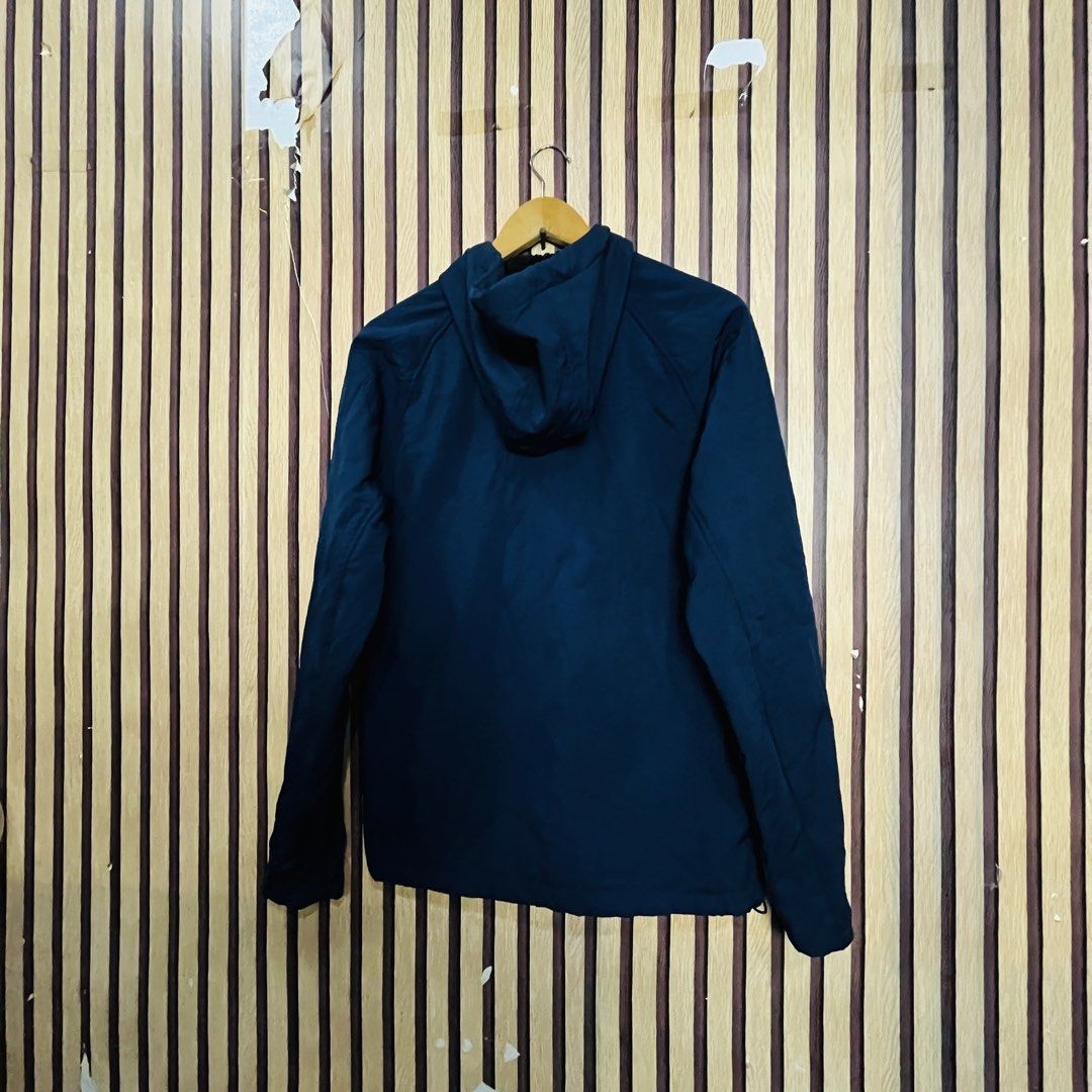 NEW BALANCE Gorpcore Blockecore Waterproof Tech SHELL Track Fleece-Lined Hooded Jacket BLUE SMALL 21x27 (Category: Coats, Jackets and Outerwear) located in Dasmarinas. Submitted by yg_supplies (Listing ID 1468150742, Image 2). Description: > PRE-LOVED / NEEDS WASHING. NO OTHER ISSUES. NEW BALANCE Gorpcore Blockecore Waterproof Tech SHELL Track Fleece-Lined Hooded Jacket BLUE SMALL 21x27 #newbalance #newbalanceph #gorpcore #blockecore #cleanfit #s