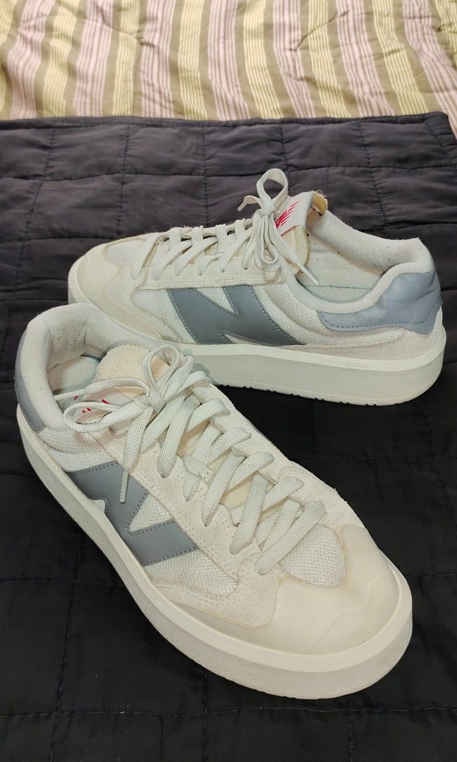 New Balance White & Gray CT302 (Category: Sneakers) located in Manila. Submitted by myno23lenel (Listing ID 1468080323, Image 3). Description: For sale New Balance White & Gray CT302 Sneakers Size 9.5 US men fit up to size 10 No box,100 % Authentic, no issue only signs of usage, minimal heel drags, no sole seps For only 1.5k fixed Location Fairview.