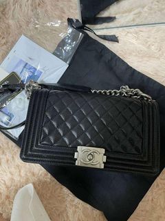 (Category: ) located in . Submitted by bellaxboutique (Listing ID 1468143458, Image 1). Description: .