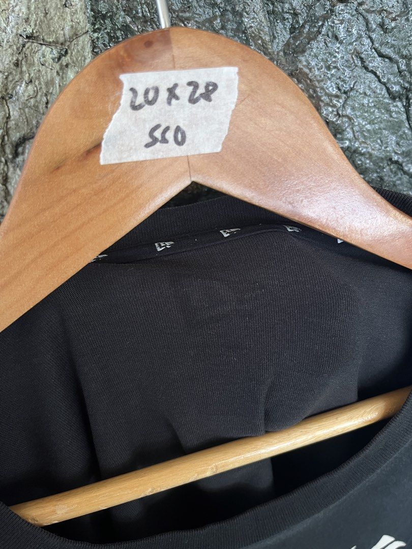 New Era NY Black Shirt (Category: Tshirts & Polo Shirts ) located in Cagayan de Oro. Submitted by curatedheirloomph_ (Listing ID 1468232499, Image 2). Description: 𝘿𝙞𝙢𝙚𝙣𝙨𝙞𝙤𝙣𝙨: 20x28 𝘽𝙚𝙨𝙩 𝙁𝙞𝙩: Medium - Large 𝘾𝙤𝙣𝙙𝙞𝙩𝙞𝙤𝙣 & 𝘾𝙤𝙡𝙤𝙧 𝙍𝙖𝙩𝙚: Excellent (9.5/10) 𝙄𝙨𝙨𝙪𝙚: Minimal signs of usahe 𝘼𝙪𝙩𝙝𝙚𝙣𝙩𝙞𝙘𝙞𝙩𝙮 𝘿𝙚𝙘𝙡𝙖𝙧𝙖𝙩𝙞𝙤𝙣: Authentic.