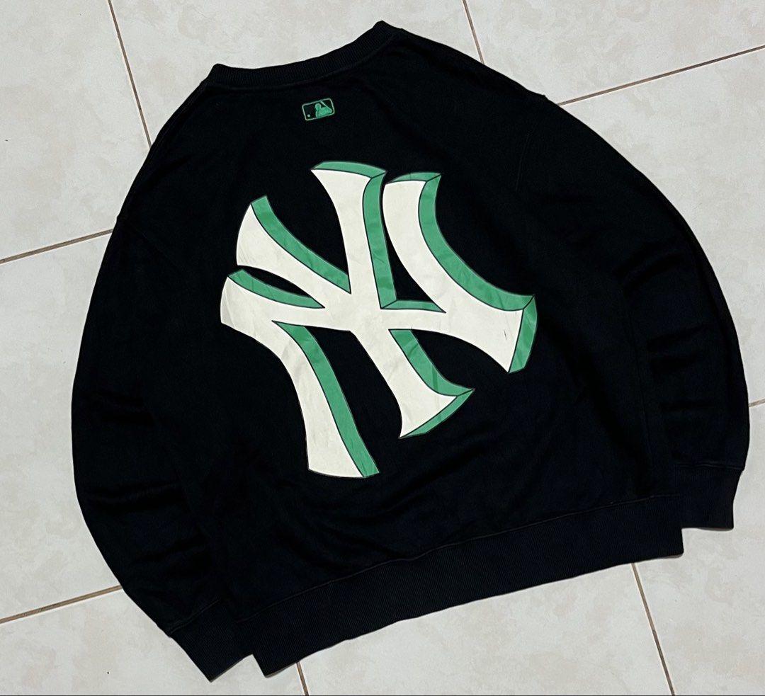NEW YORK YANKEES MLB CREWNECK (Category: Coats, Jackets and Outerwear) located in Cavite. Submitted by drip_syndicate (Listing ID 1468205422, Image 3). Description: SIZE LARGE WIDTH-23 LENGHT-27 CONDITION: 9.5/10 COLOR RATE: 9.5/10 NO ISSUE .
